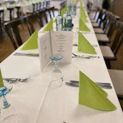 Eingedeckter Saal